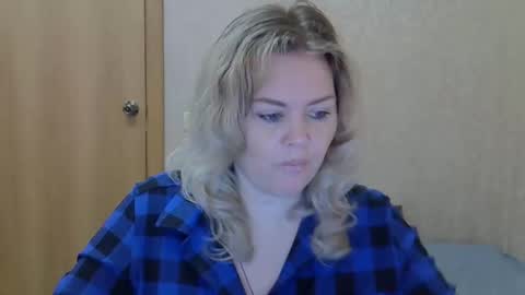 Snapshot of karennelsonx chatting on May 2026 08:44:01 AM karennelsonx online show from May 2026 08:44:01 AM
