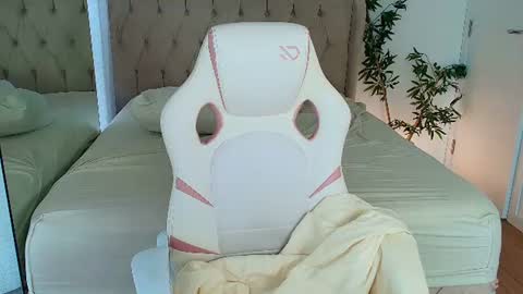 kari_brooks online show from July 2026 11:41:01 AM