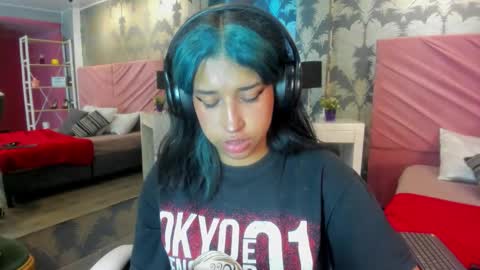 Karina online show from October 2025 07:27:02 PM