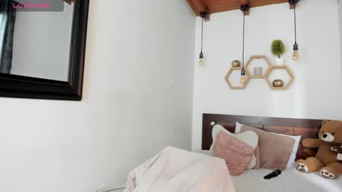 Karina online show from February 2025 03:15:02 PM