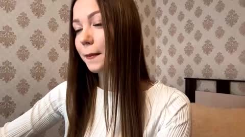 Snapshot of karinapfefferkorn chatting on October 2025 03:40:02 AM Violet online show from October 2025 03:40:02 AM