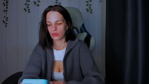 Snapshot of karla_lim chatting on May 2026 07:14:02 AM karla_lim online show from May 2026 07:14:02 AM