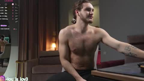 Karlos and Louis online show from December 2025 05:12:02 AM