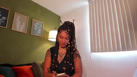 Karlye online show from November 2025 04:50:02 PM