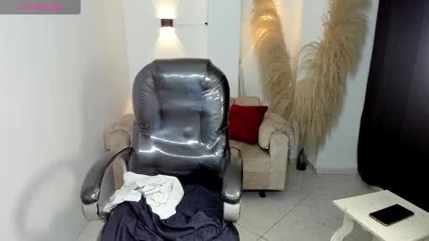 KARLYE online show from February 2026 06:26:01 AM