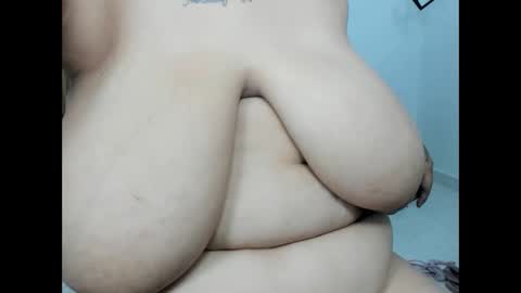 Snapshot of karol_c31 chatting on November 2025 02:43:01 AM Karol online show from November 2025 02:43:01 AM