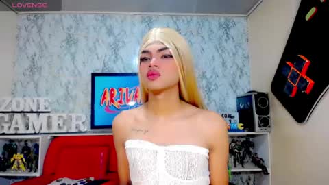 Snapshot of karol_vanessa__ chatting on June 2026 11:16:01 AM karol Vanessa online show from June 2026 11:16:01 AM