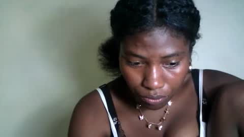 Snapshot of karoliee chatting on April 2026 07:29:02 PM karoliee online show from April 2026 07:29:02 PM