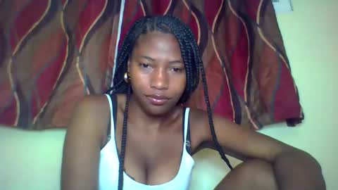 Snapshot of karoliee chatting on May 2026 07:24:02 AM karoliee online show from May 2026 07:24:02 AM