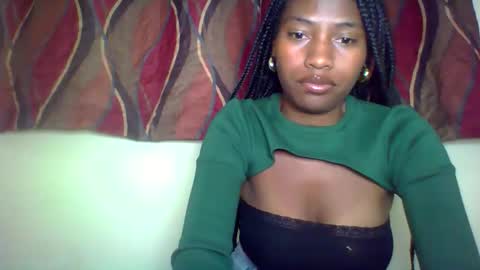 Snapshot of karoliee chatting on May 2026 05:53:02 PM karoliee online show from May 2026 05:53:02 PM