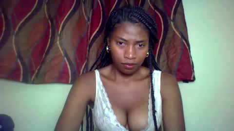 Snapshot of karoliee chatting on May 2026 04:13:01 PM karoliee online show from May 2026 04:13:01 PM