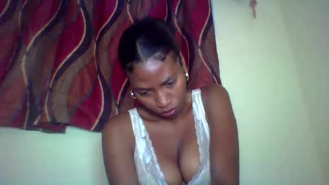 Snapshot of karoliee chatting on May 2026 10:10:01 AM karoliee online show from May 2026 10:10:01 AM