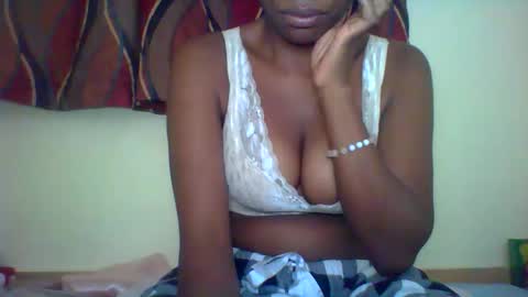 Snapshot of karoliee chatting on May 2026 08:11:02 AM karoliee online show from May 2026 08:11:02 AM