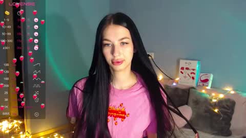 Snapshot of karolina_hottie_ chatting on September 2025 02:25:01 AM Kira online show from September 2025 02:25:01 AM