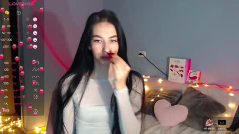 Snapshot of karolina_hottie_ chatting on October 2025 02:40:02 AM Kira online show from October 2025 02:40:02 AM