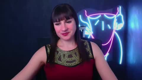 Caroline online show from December 2024 01:00:01 PM