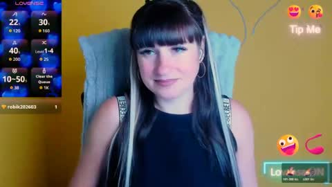 Snapshot of karolina_mia chatting on June 2026 05:21:01 AM Caroline online show from June 2026 05:21:01 AM