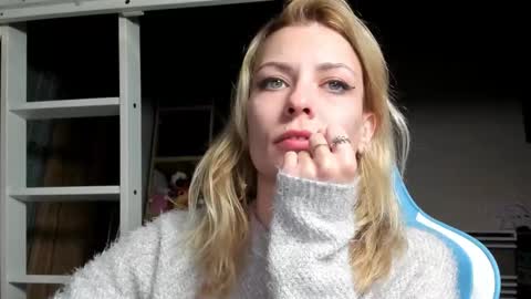 karoline121 online show from November 2025 09:47:01 PM