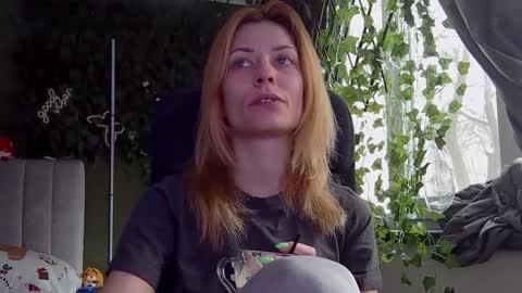 Snapshot of karoline121 chatting on January 2026 11:14:02 AM karoline121 online show from January 2026 11:14:02 AM