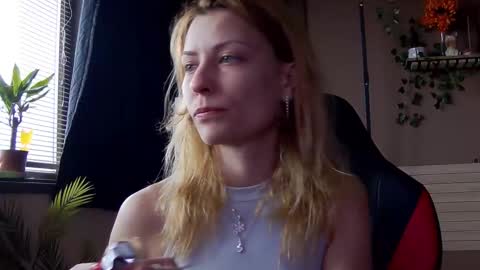 Snapshot of karoline121 chatting on February 2026 08:32:02 AM karoline121 online show from February 2026 08:32:02 AM