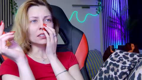 Snapshot of karoline121 chatting on February 2026 09:21:01 PM karoline121 online show from February 2026 09:21:01 PM