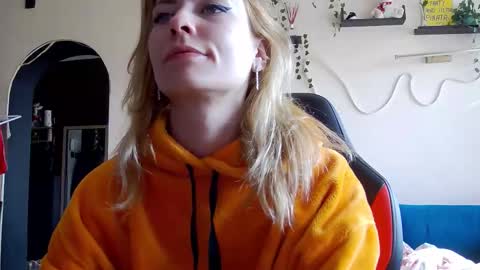 Snapshot of karoline121 chatting on February 2026 09:19:02 AM karoline121 online show from February 2026 09:19:02 AM