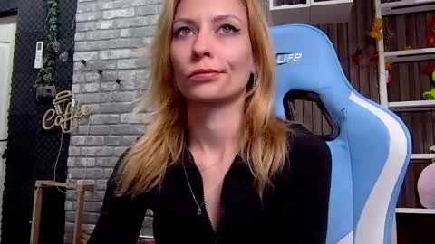 Snapshot of karoline121 chatting on March 2026 07:31:01 PM karoline121 online show from March 2026 07:31:01 PM