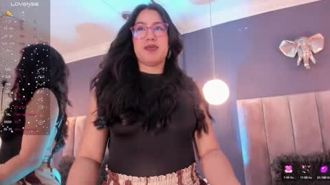 Karoline  online show from September 2025 12:32:02 PM