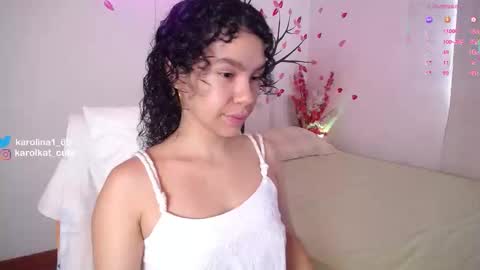 Karolina 3 online show from November 2025 01:53:02 PM