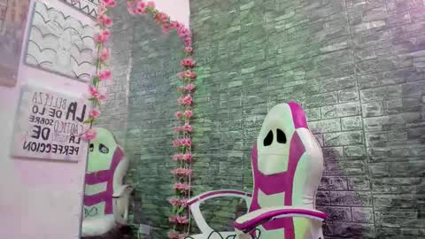 KAROLL online show from February 2026 12:38:02 PM