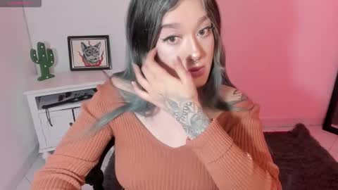 Alicia online show from November 2025 12:22:01 AM