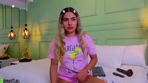Snapshot of kataliina_18 chatting on May 2026 11:48:01 AM Kat online show from May 2026 11:48:01 AM