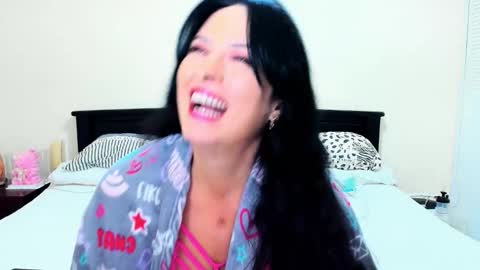 Snapshot of katarina_synnn chatting on October 2025 01:39:01 PM kata online show from October 2025 01:39:01 PM