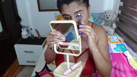 Snapshot of kate_bella chatting on October 2025 02:18:01 PM katerine online show from October 2025 02:18:01 PM