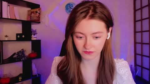 Snapshot of kate_cuddle chatting on December 2024 02:05:01 AM Kate online show from December 2024 02:05:01 AM