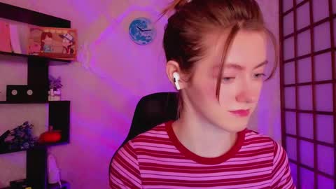Snapshot of kate_cuddle chatting on December 2024 02:10:01 AM Kate online show from December 2024 02:10:01 AM