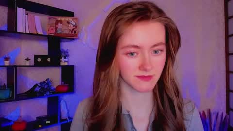 Snapshot of kate_cuddle chatting on December 2024 05:17:01 AM Kate online show from December 2024 05:17:01 AM