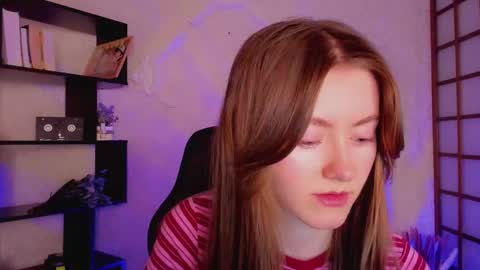 Snapshot of kate_cuddle chatting on January 2025 01:56:01 AM Kate online show from January 2025 01:56:01 AM