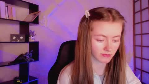 Snapshot of kate_cuddle chatting on January 2025 08:13:02 AM Kate online show from January 2025 08:13:02 AM