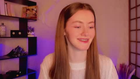 Snapshot of kate_cuddle chatting on January 2025 05:14:02 AM Kate online show from January 2025 05:14:02 AM