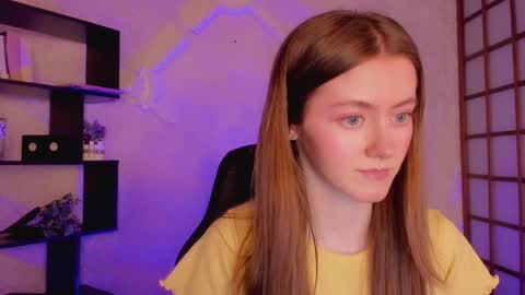 Snapshot of kate_cuddle chatting on February 2025 06:02:02 AM Kate online show from February 2025 06:02:02 AM