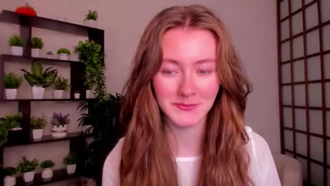 Snapshot of kate_cuddle chatting on October 2025 02:41:02 AM Kate online show from October 2025 02:41:02 AM