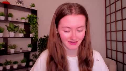 Snapshot of kate_cuddle chatting on October 2025 02:37:02 AM Kate online show from October 2025 02:37:02 AM