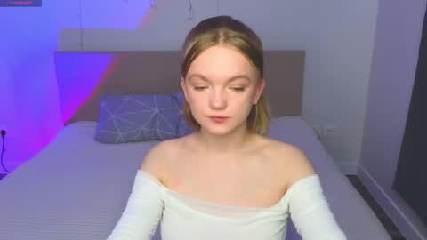 Snapshot of katebunnys chatting on April 2026 04:16:01 AM katebunnys online show from April 2026 04:16:01 AM