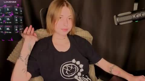 Snapshot of kateslil chatting on July 2026 12:04:02 PM Kate online show from July 2026 12:04:02 PM