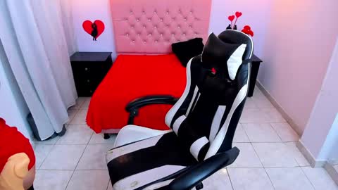 Snapshot of katetompson chatting on March 2025 04:22:01 PM kate Tompson online show from March 2025 04:22:01 PM