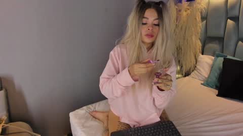 Snapshot of kathegomez_ chatting on December 2024 05:13:01 PM KatheGomez online show from December 2024 05:13:01 PM
