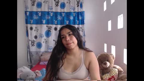 Snapshot of kathiie_ chatting on February 2025 08:28:01 PM K A T H I E online show from February 2025 08:28:01 PM