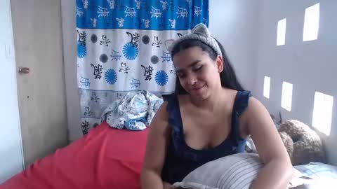 Snapshot of kathiie_ chatting on February 2025 07:30:02 PM K A T H I E online show from February 2025 07:30:02 PM
