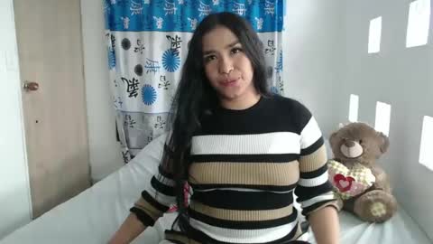 Snapshot of kathiie_ chatting on February 2025 06:46:02 PM K A T H I E online show from February 2025 06:46:02 PM